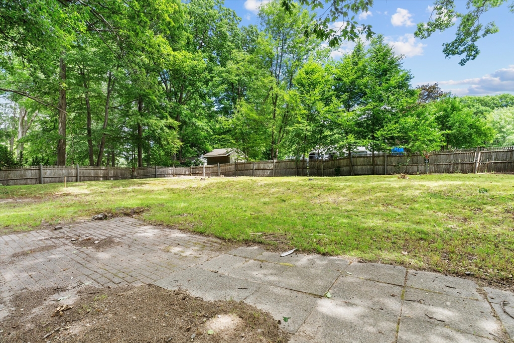 49 Debbie Dr