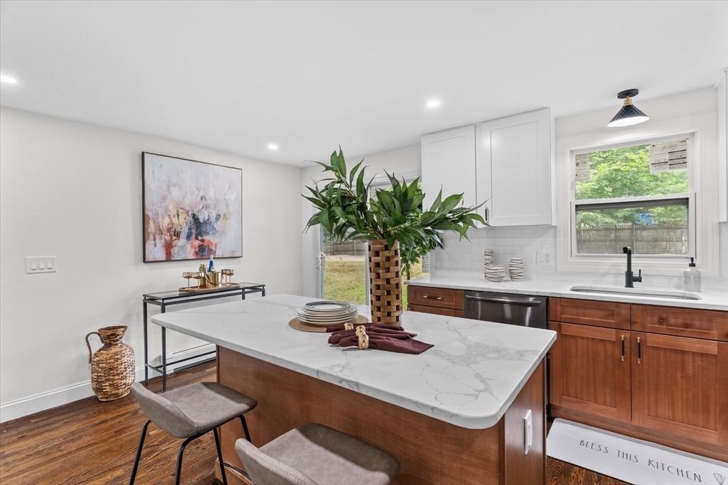 49 Debbie Dr