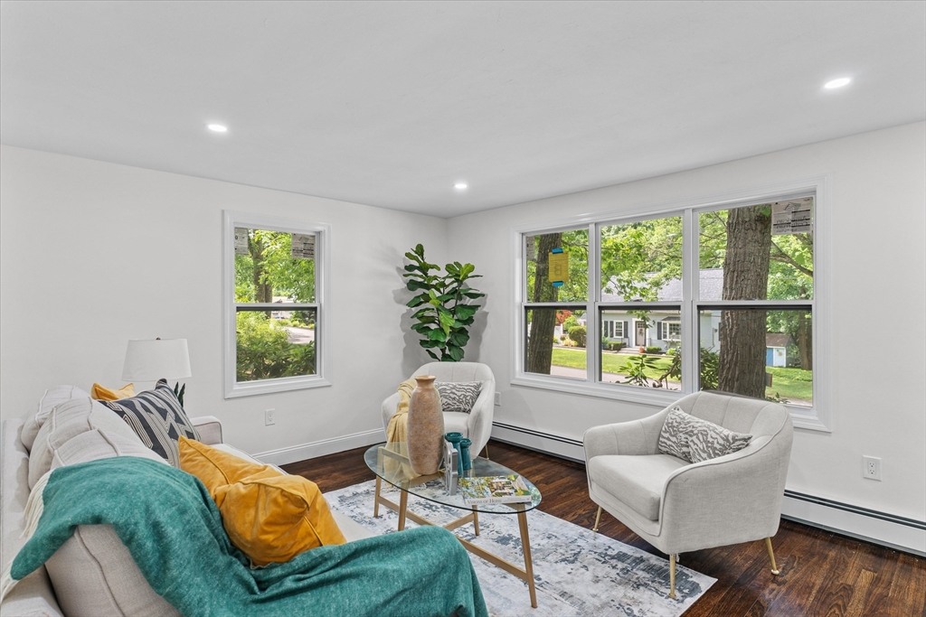 49 Debbie Dr