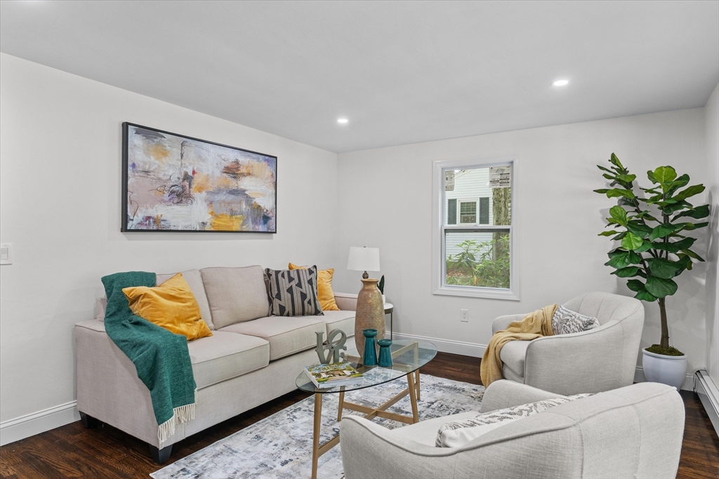 49 Debbie Dr