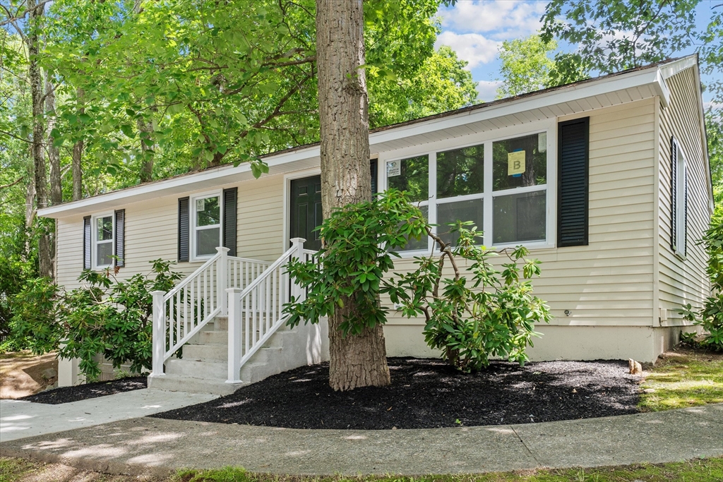 49 Debbie Dr