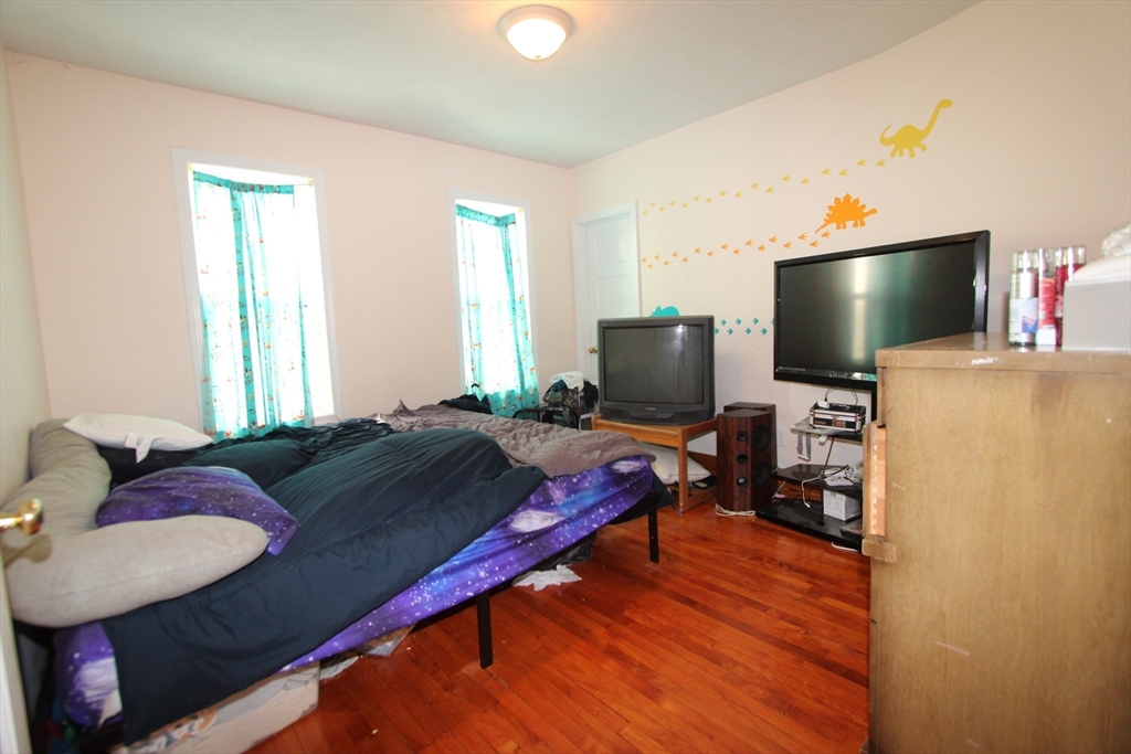 21 Ames St