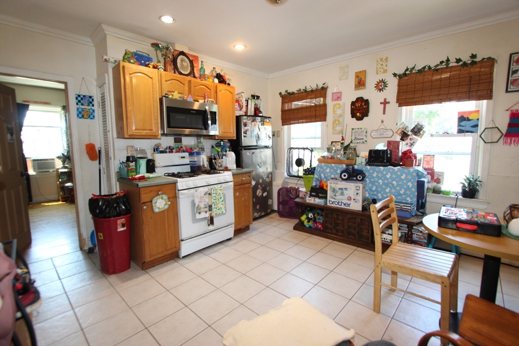 21 Ames St