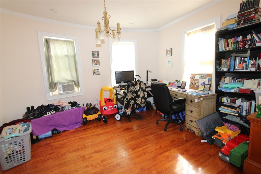 21 Ames St