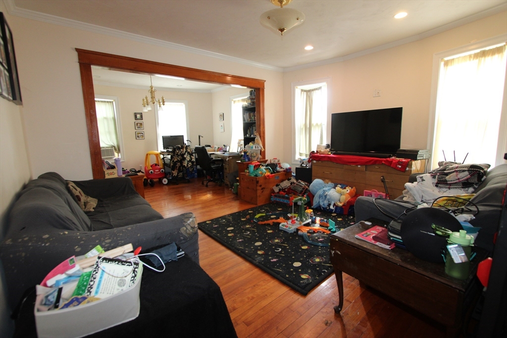 21 Ames St