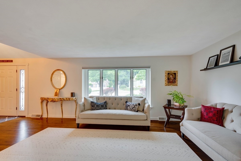 8 Aspen Cir