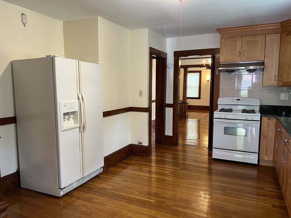 277 Lexington Street Unit: 1/F