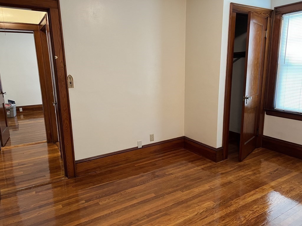 277 Lexington Street Unit: 1/F