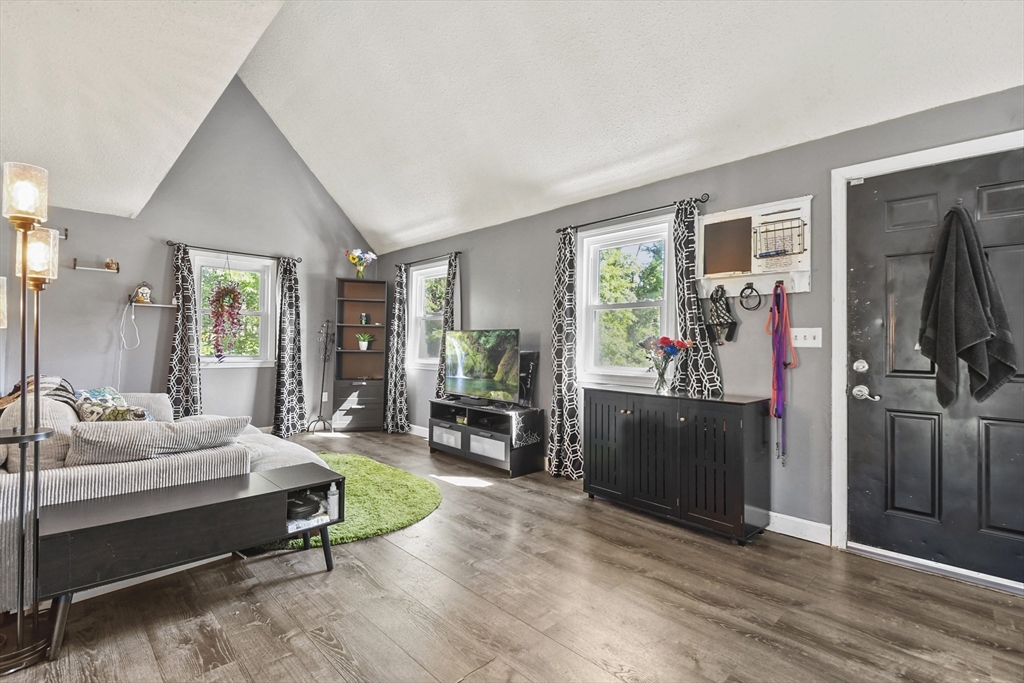 13 Littleton Dr
