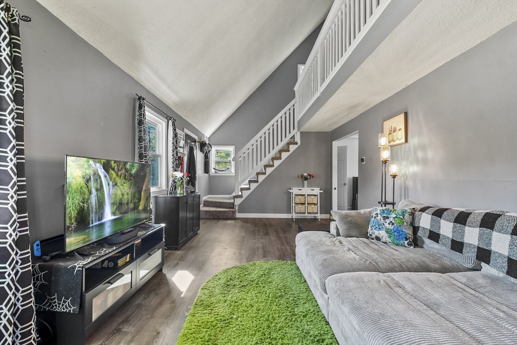 13 Littleton Dr