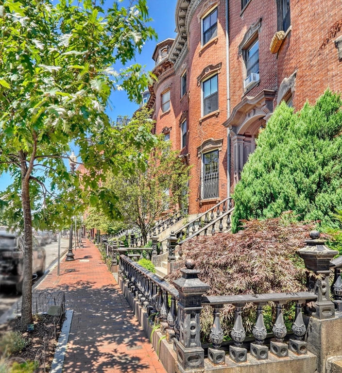 468 Massachusetts Ave # 4