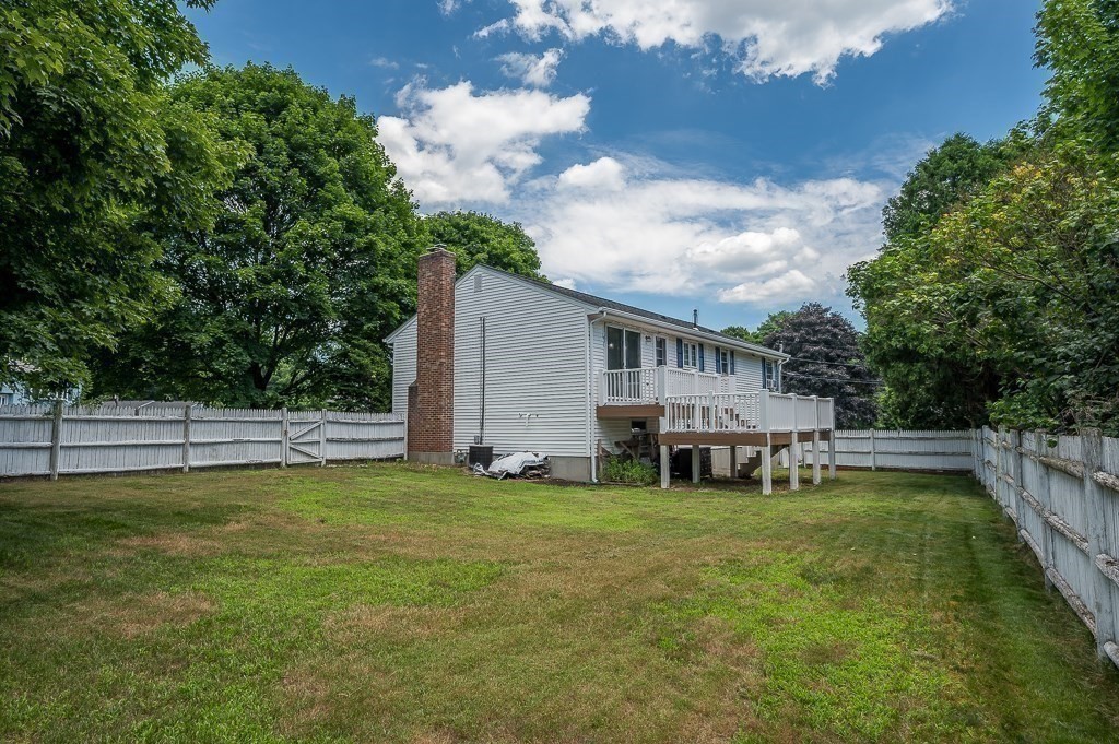 3 Bluegrass Ln
