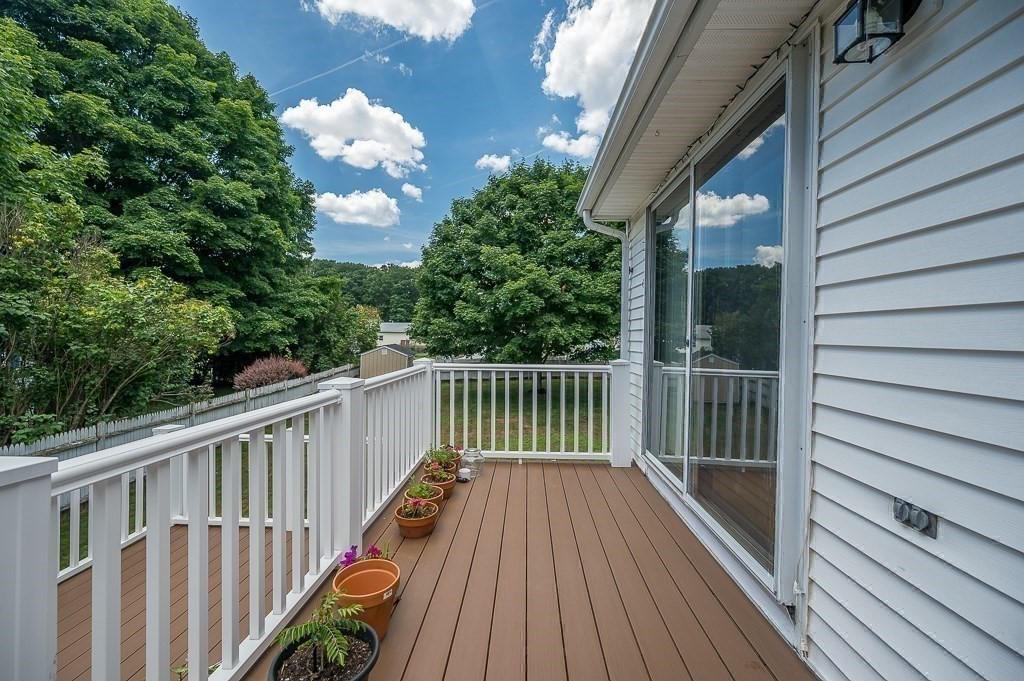 3 Bluegrass Ln