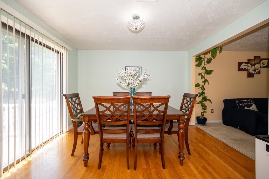 3 Bluegrass Ln