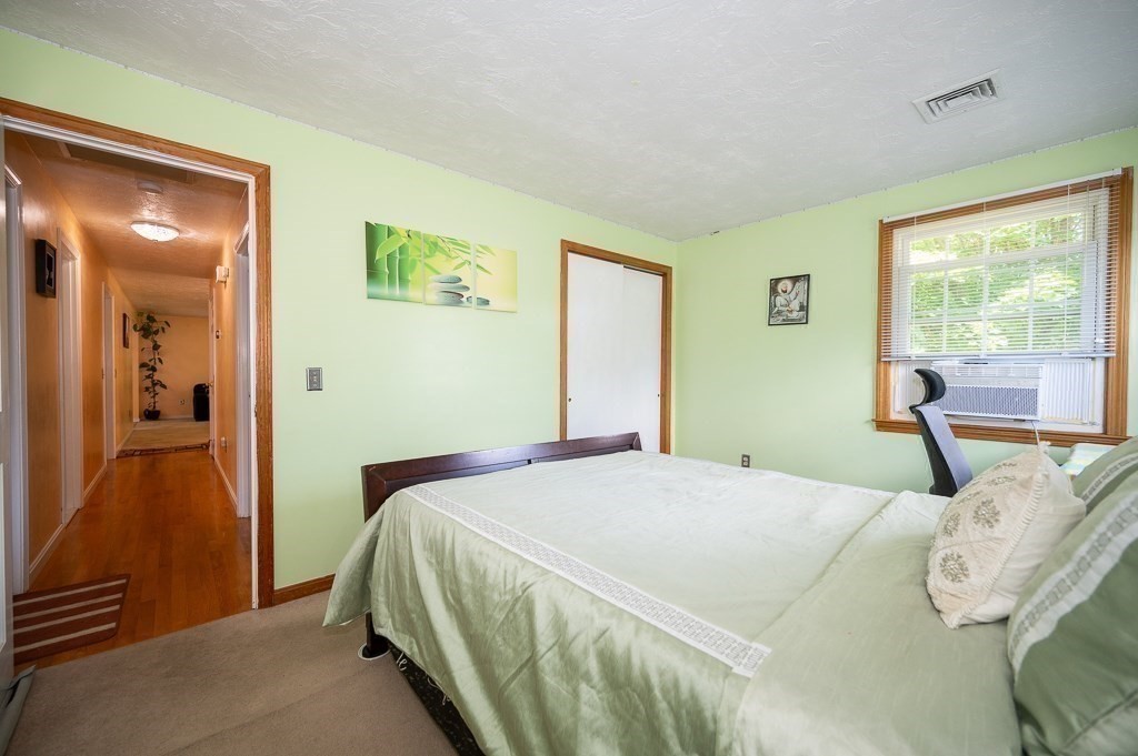 3 Bluegrass Ln