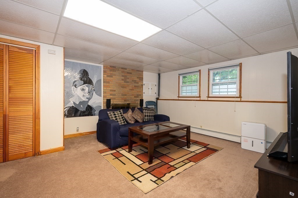3 Bluegrass Ln