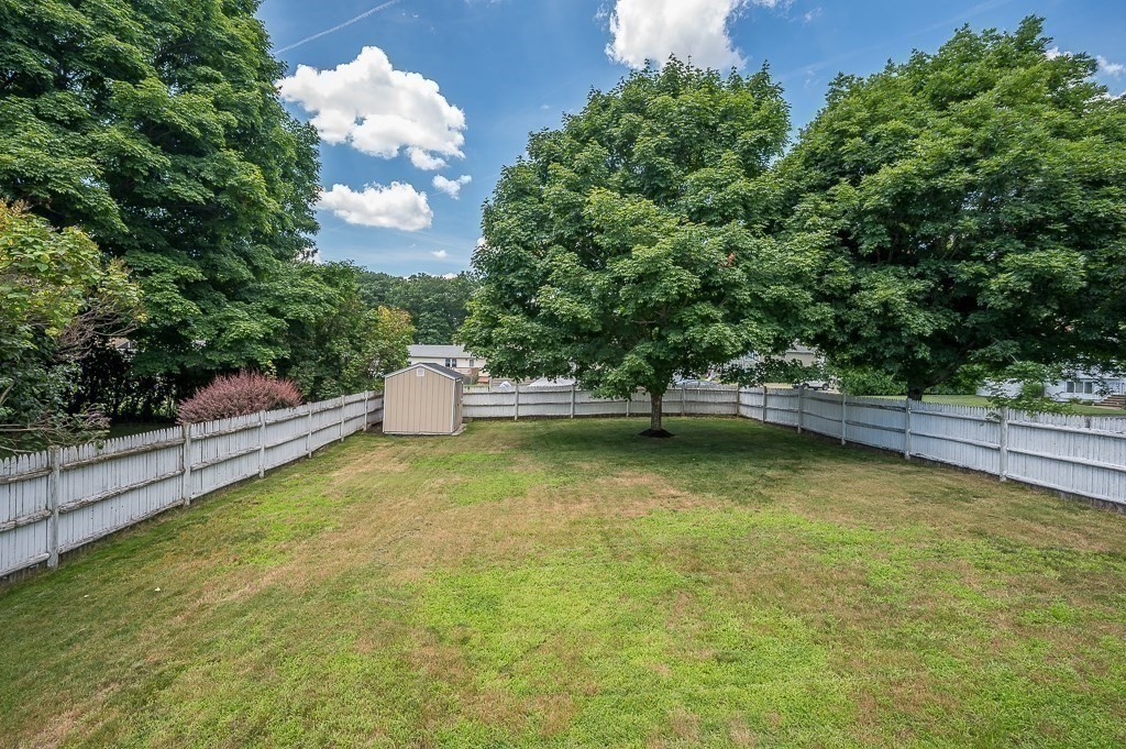 3 Bluegrass Ln