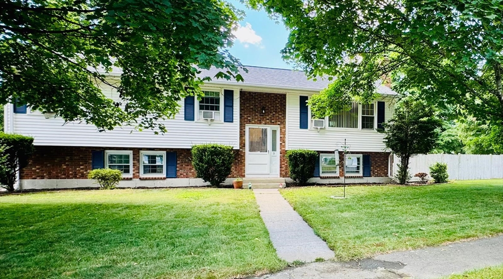 3 Bluegrass Ln