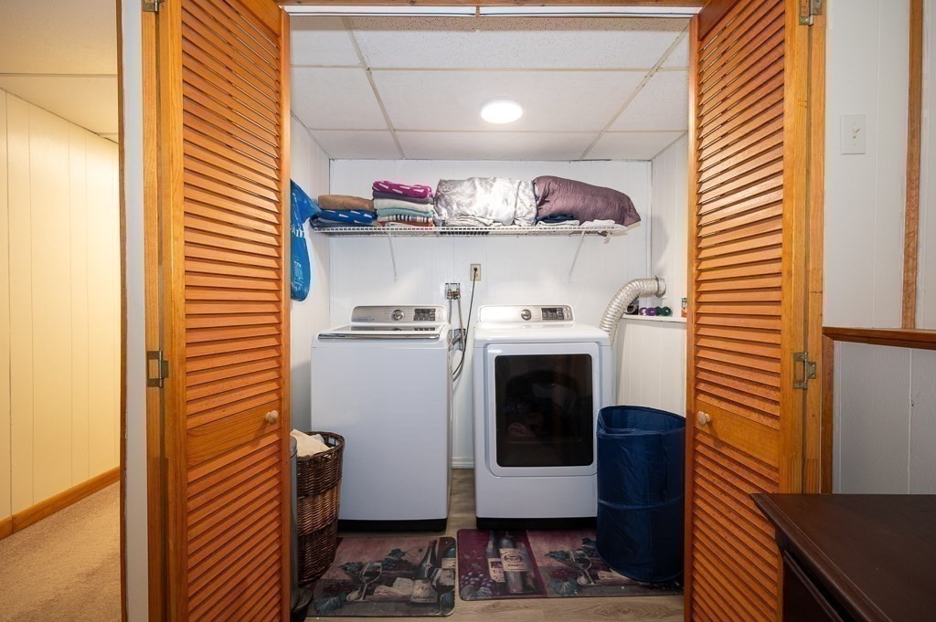 3 Bluegrass Ln