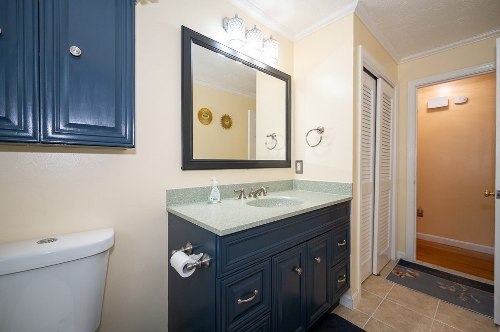 3 Bluegrass Ln