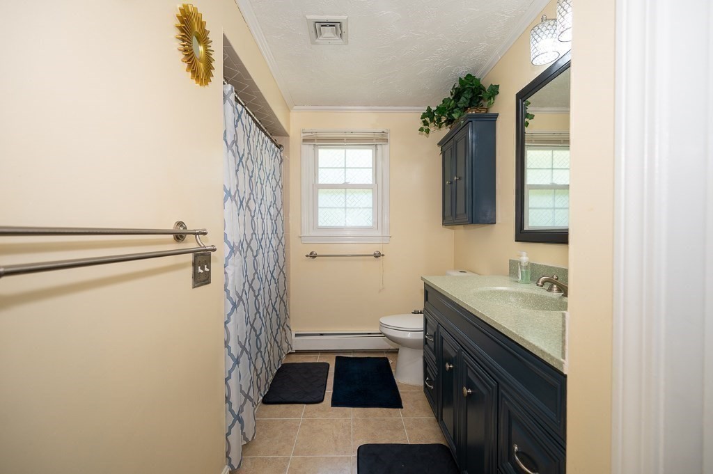 3 Bluegrass Ln