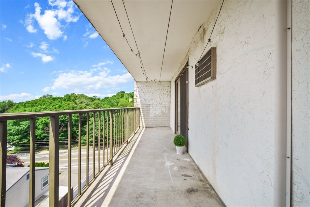 308 Quarry St # 403