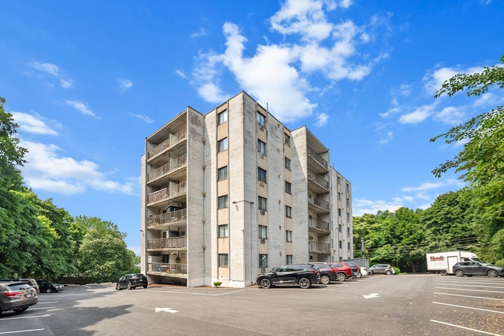 308 Quarry St # 403