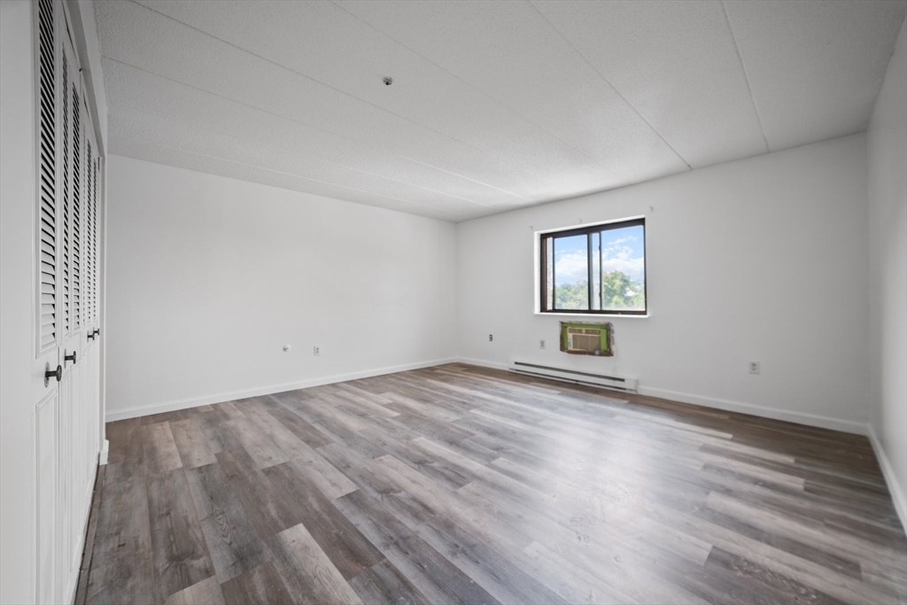 308 Quarry St # 403
