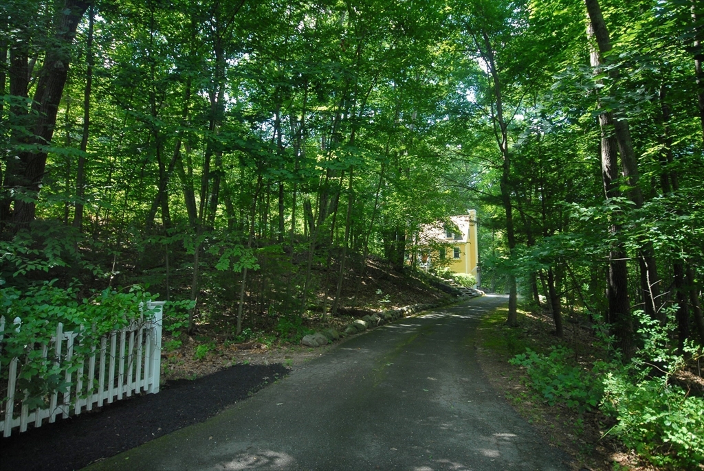 6 Haley Ln