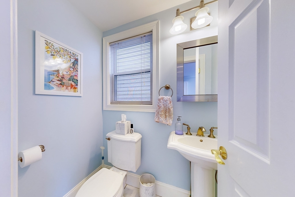 214 W 9th Unit: SF