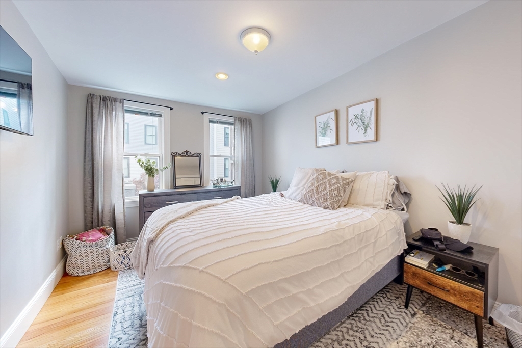 214 W 9th Unit: SF