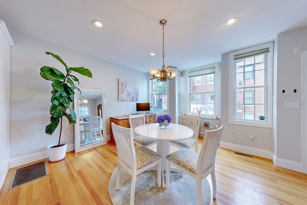 214 W 9th Unit: SF