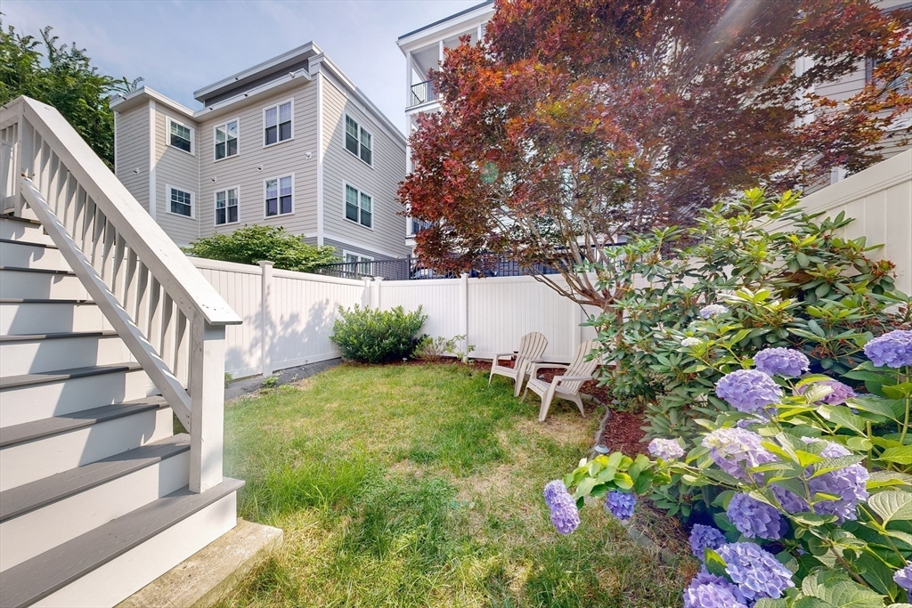 214 W 9th Unit: SF