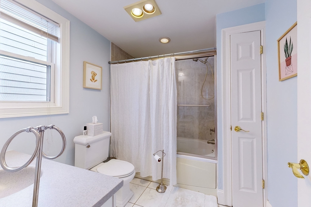 214 W 9th Unit: SF