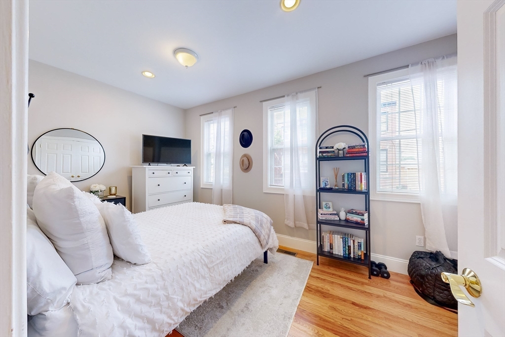 214 W 9th Unit: SF