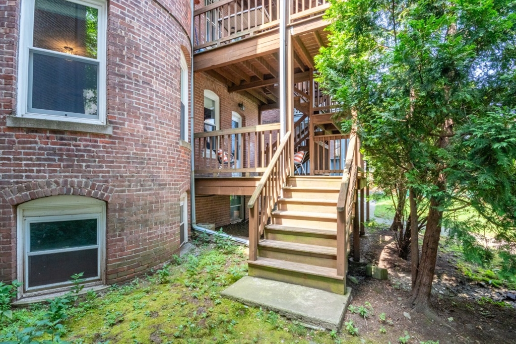 95 Centre St # 1