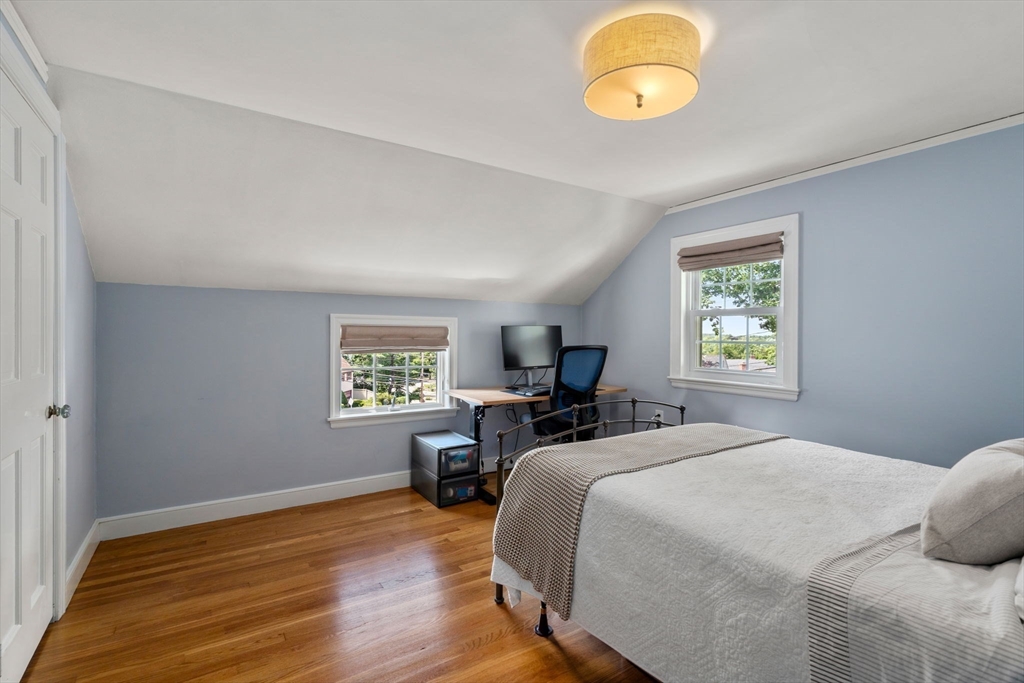 24 Hickory Cliff Rd