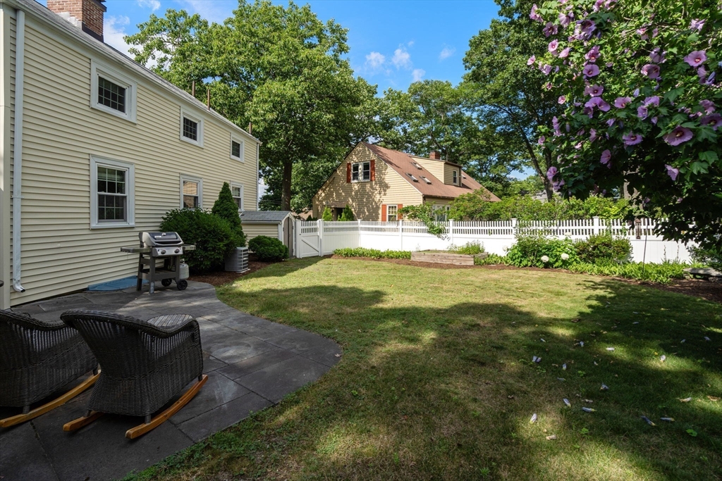 24 Hickory Cliff Rd