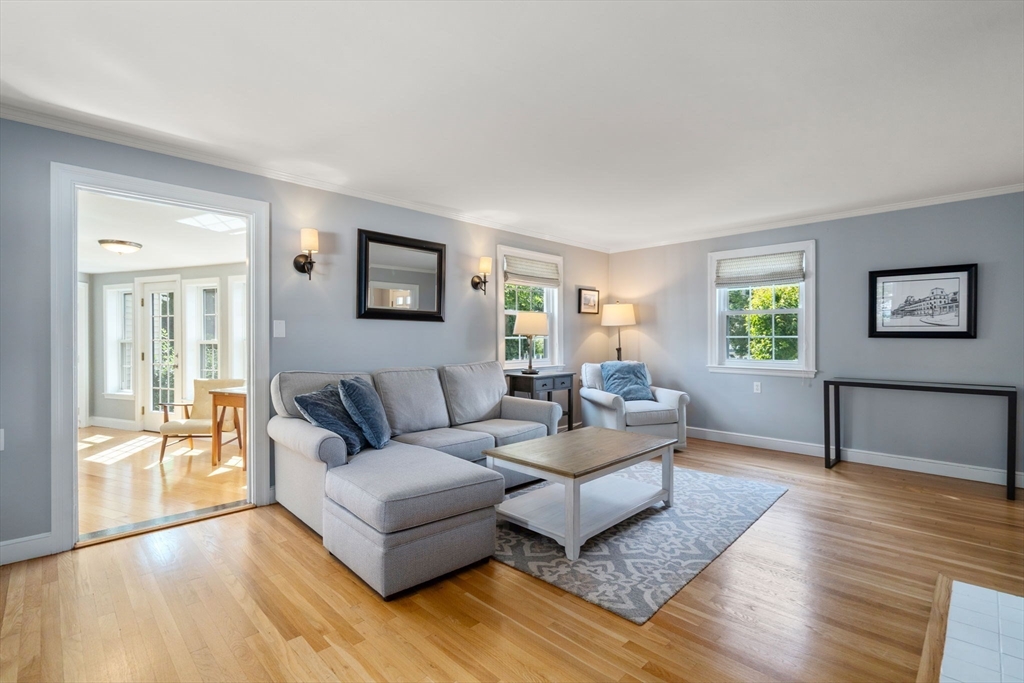 24 Hickory Cliff Rd
