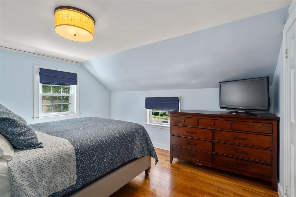 24 Hickory Cliff Rd