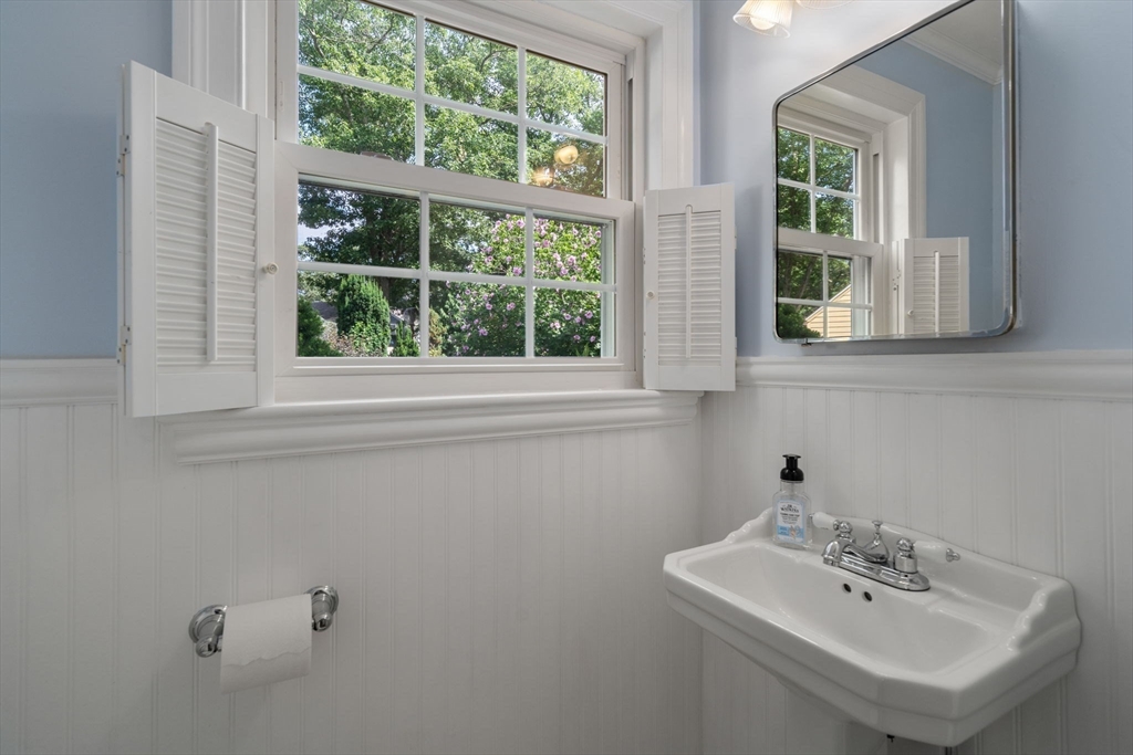 24 Hickory Cliff Rd