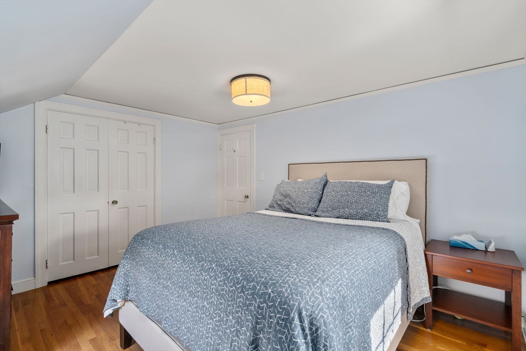 24 Hickory Cliff Rd