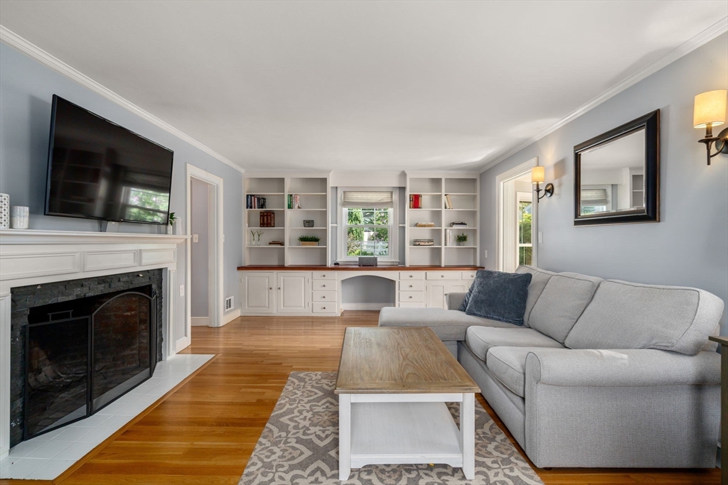 24 Hickory Cliff Rd