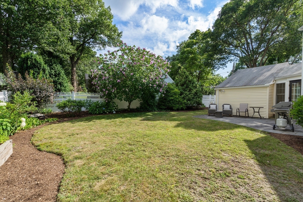 24 Hickory Cliff Rd