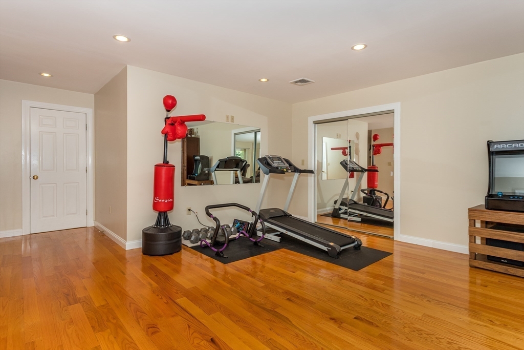 605 Middle St # 25