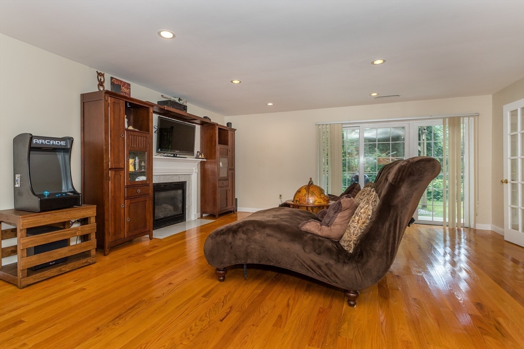 605 Middle St # 25