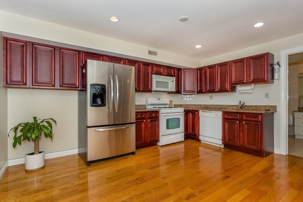 605 Middle St # 25