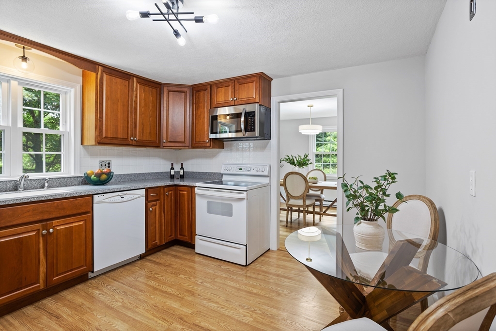 99 Blossomcrest Rd.