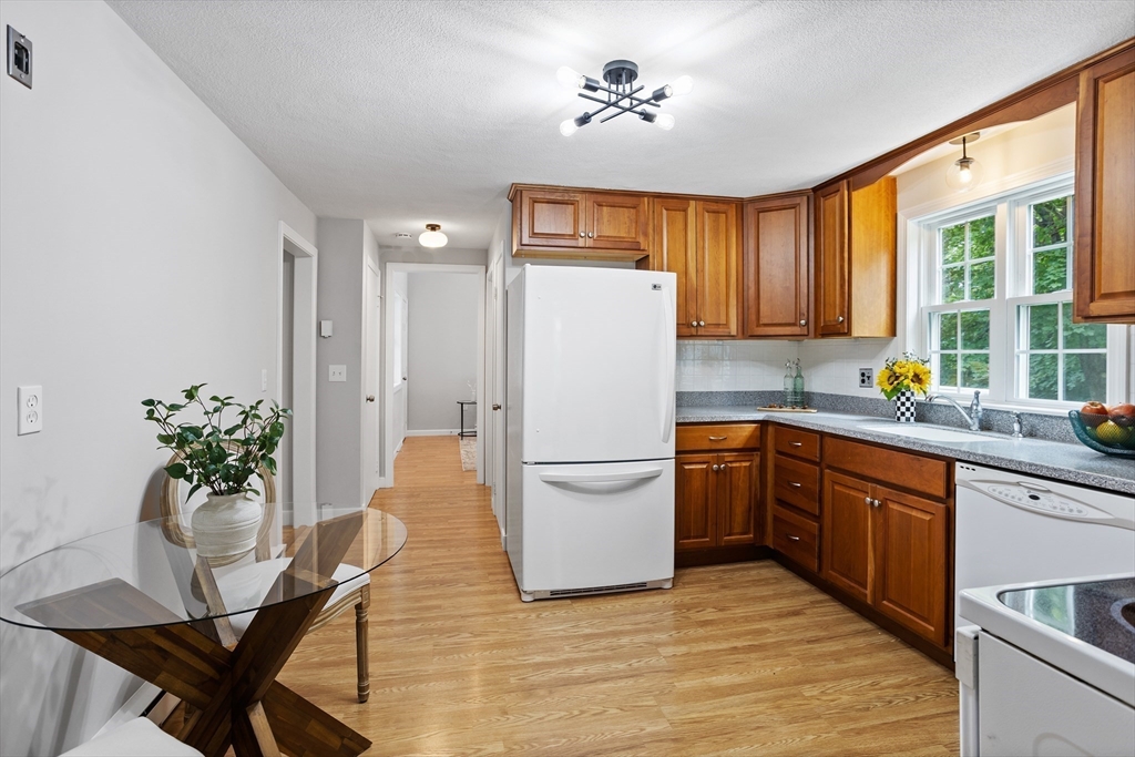 99 Blossomcrest Rd.