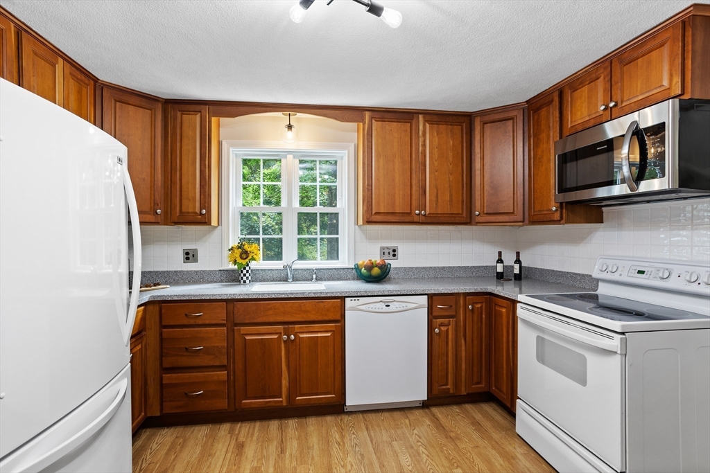 99 Blossomcrest Rd.